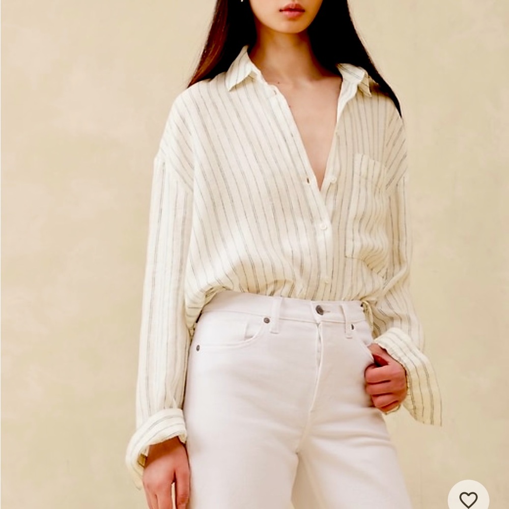 Size Small - fits like a medium